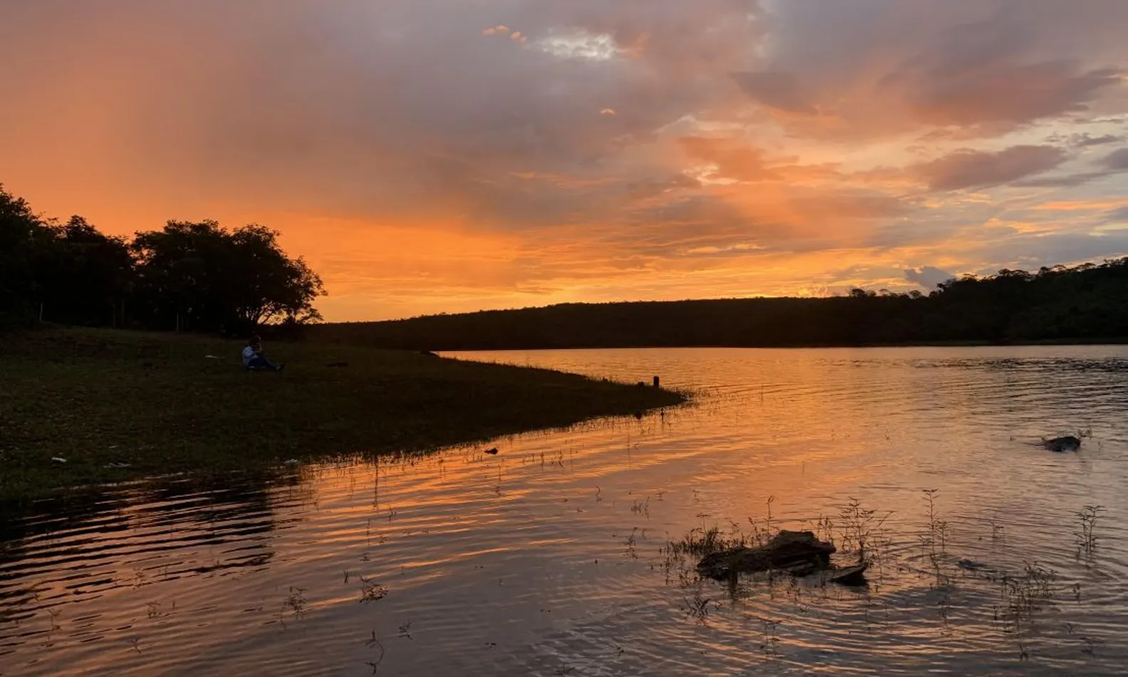 Lago Corumb 2.jpg